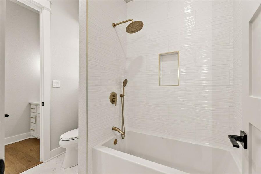 Image 36 of a home in .