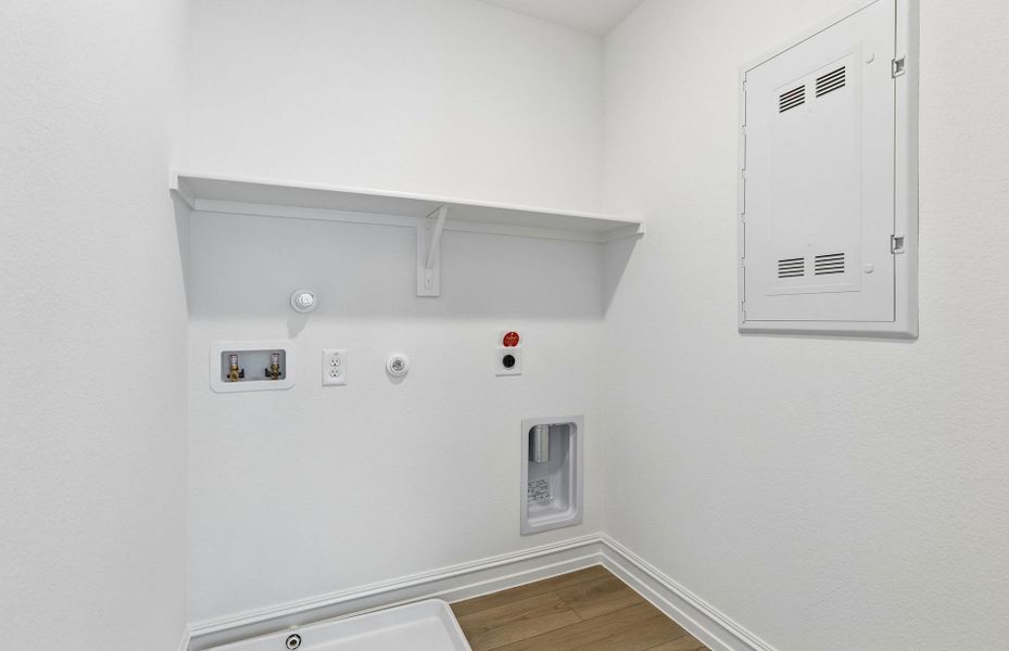 Spacious, unfurnished interior of a new home in Ribbonwood, Aubrey (Image 13).