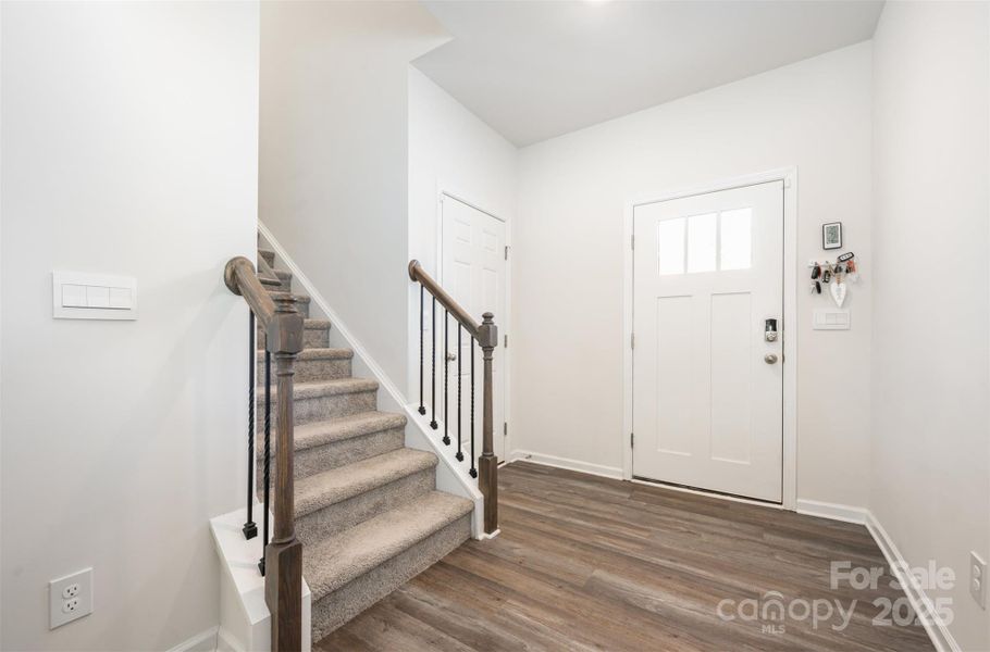 Spacious, unfurnished interior of a new home in Fergus Crossing, York (Image 22).
