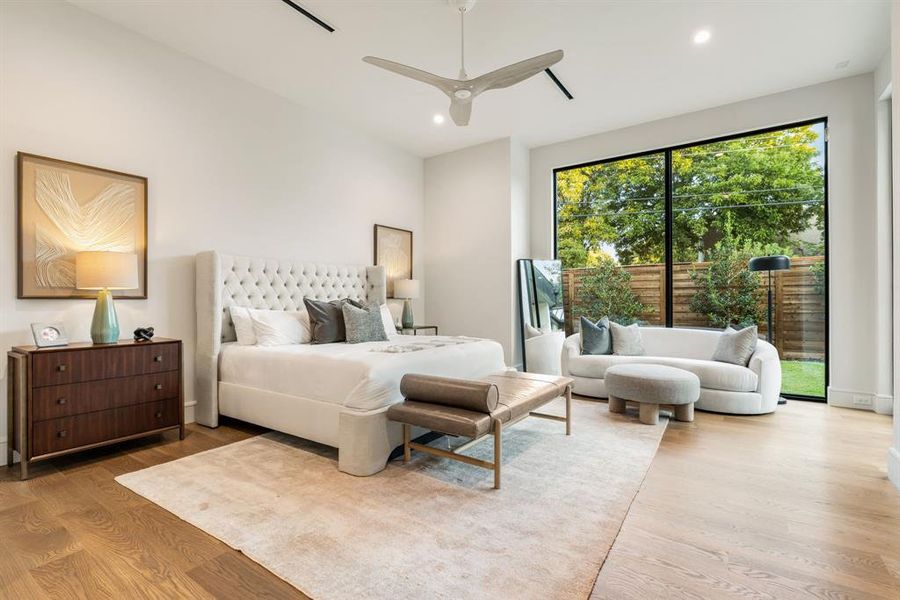 Furnished interior view inside a new home in , Dallas (Image 10).