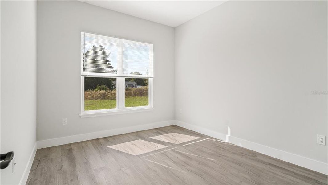 Spacious, unfurnished interior of a new home in , Ocala (Image 27).
