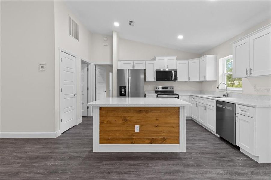 Furnished interior view inside a new home in , Dunnellon (Image 11).