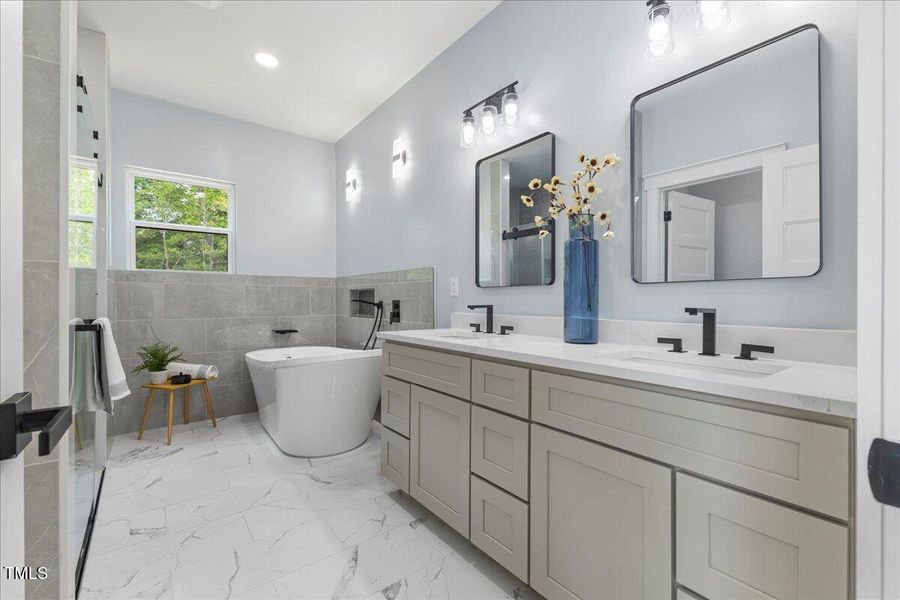 25-123-125 Ottawa Dr