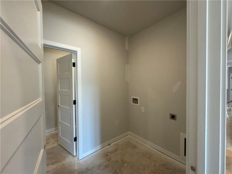 Image 27 of a home in Rosewood Lake Preserve.