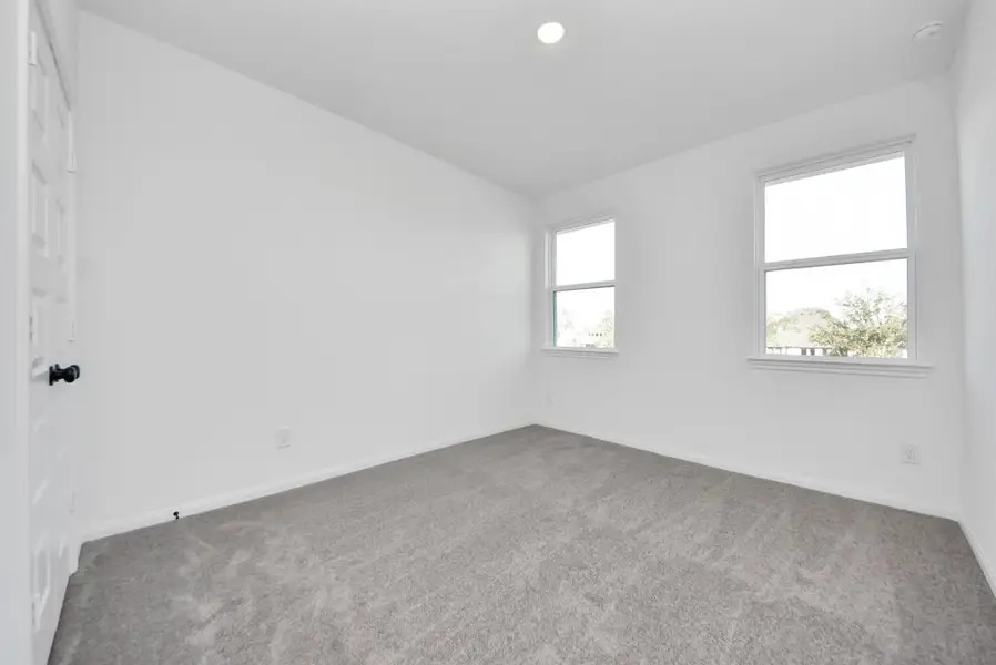 Spacious, unfurnished interior of a new home in Elyson, Katy (Image 32).