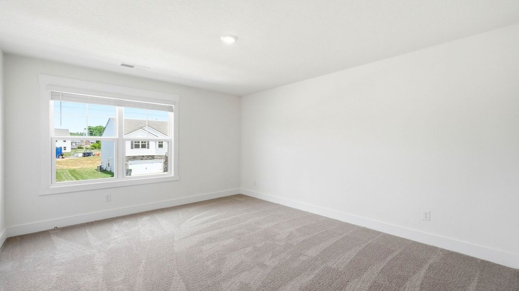 Spacious, unfurnished interior of a new home in Fieldcrest Acres, Blountville (Image 27).