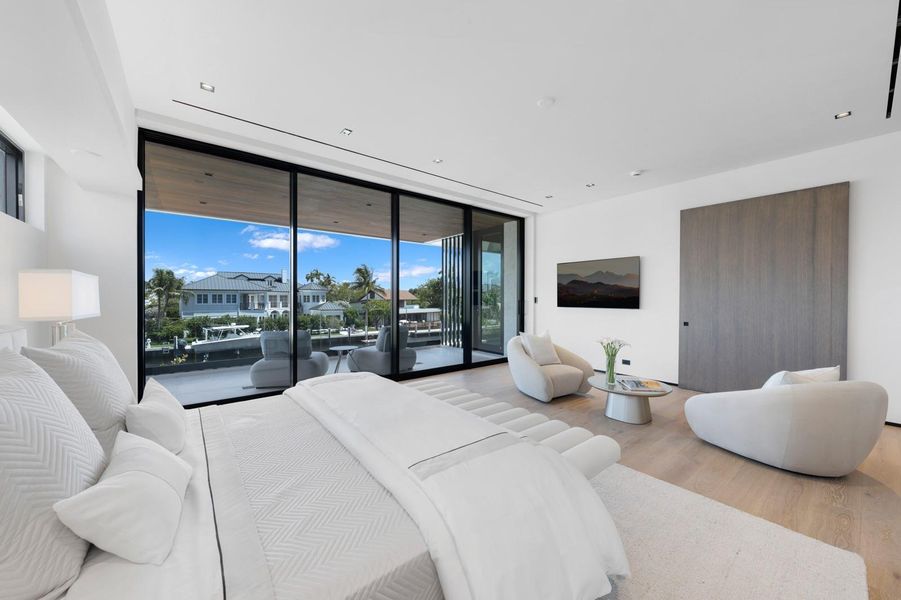 Furnished interior view inside a new home in , Fort Lauderdale (Image 40). Furnished interior view inside a new home in , Fort Lauderdale (Image 40).