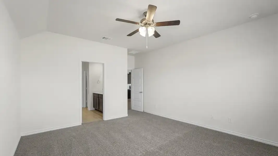 Spacious, unfurnished interior of a new home in Elevon, Lavon (Image 25).