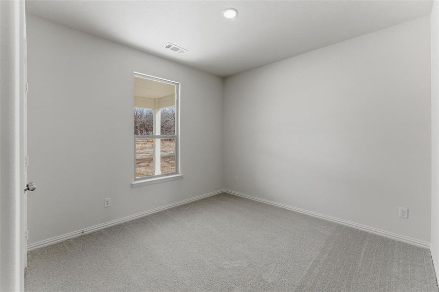 Spacious, unfurnished interior of a new home in Oak Grove Addition, Springtown (Image 14).