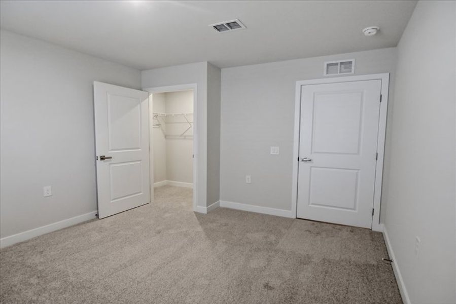 Spacious, unfurnished interior of a new home in Everly, Spartanburg (Image 17).