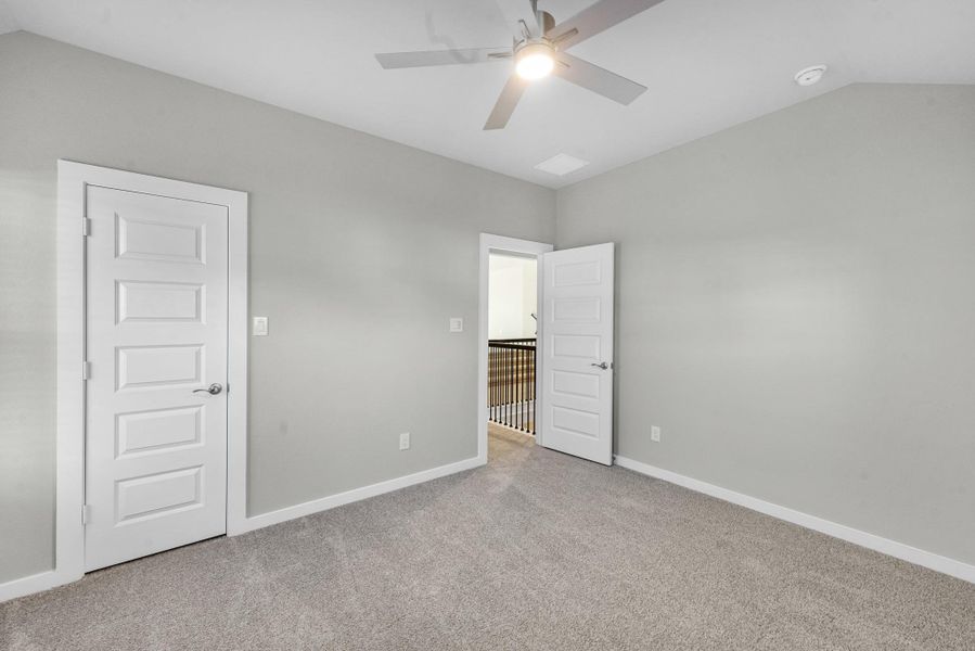 Spacious, unfurnished interior of a new home in Briarwood Crossing, Rosenberg (Image 35).