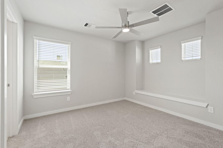 Spacious, unfurnished interior of a new home in Briarwood Crossing, Rosenberg (Image 21).