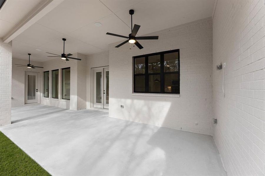 4650 Bonanza-Patio-1