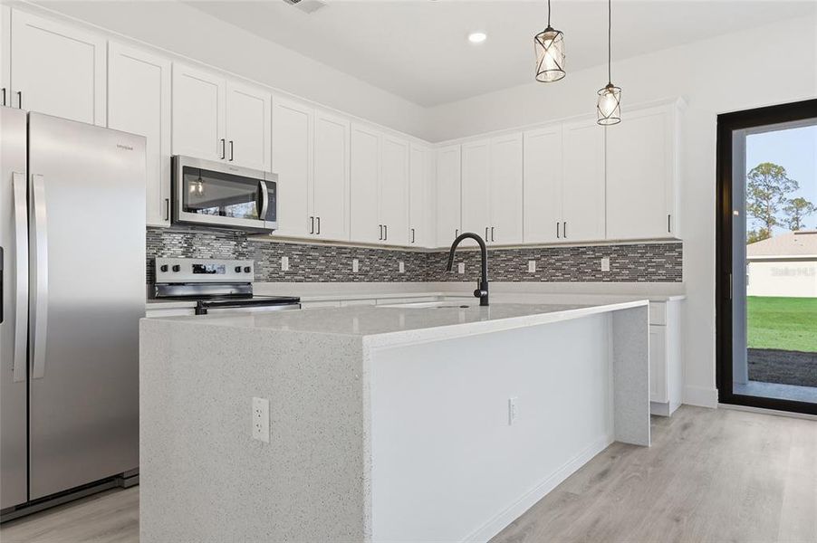 Furnished interior view inside a new home in , Ocklawaha (Image 13).