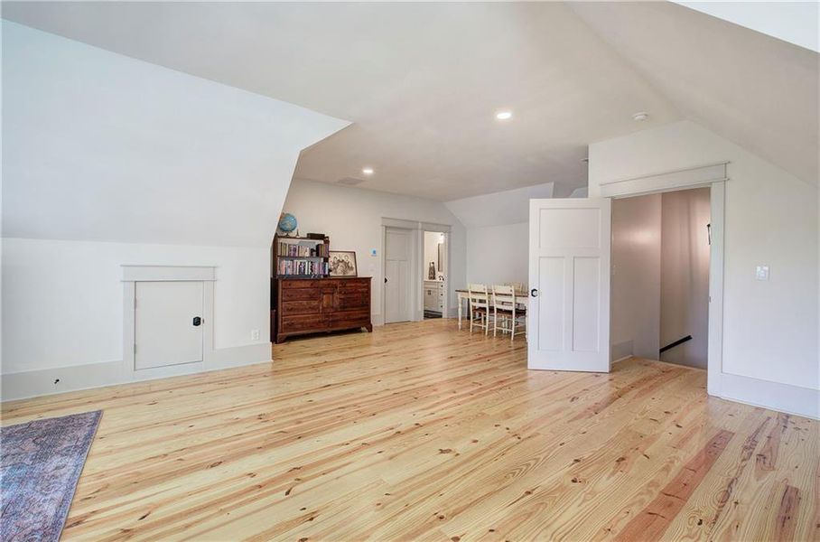 Spacious, unfurnished interior of a new home in , Temple (Image 23).