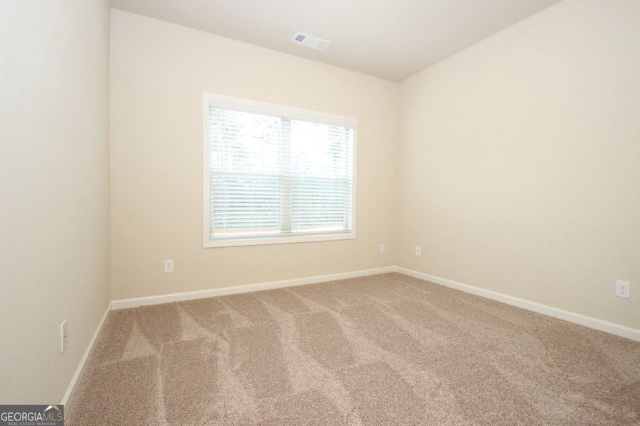 Spacious, unfurnished interior of a new home in Greystone, Forsyth (Image 14).