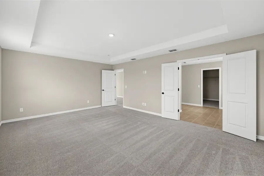 Spacious, unfurnished interior of a new home in Weslyn Park, St. Cloud (Image 25).