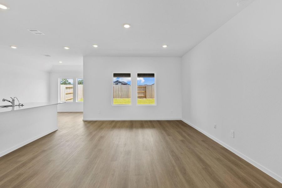 Spacious, unfurnished interior of a new home in Maple Woods, Hockley (Image 14). Spacious, unfurnished interior of a new home in Maple Woods, Hockley (Image 14).