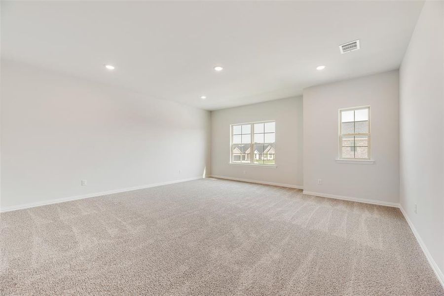 Spacious, unfurnished interior of a new home in Valencia On The Lake, Little Elm (Image 16). Spacious, unfurnished interior of a new home in Valencia On The Lake, Little Elm (Image 16).