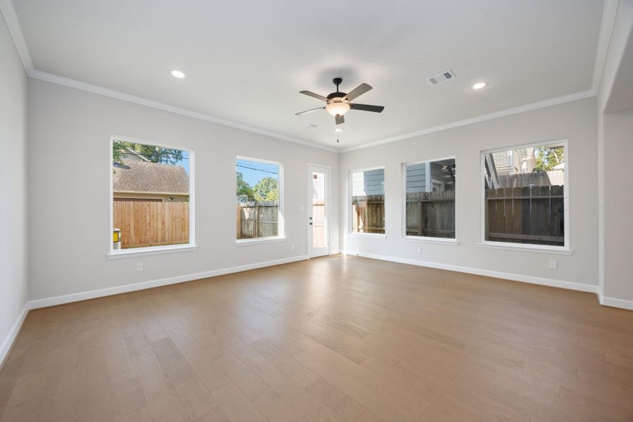 Bright, Airy & Effortlessly StylishOversized windows? Check. Room to host the whole crew? Double check. The Bordeaux’s living space was made for laid-back weekends and lively gatherings alike. Bright, Airy & Effortlessly StylishOversized windows? Check. Room to host the whole crew? Double check. The Bordeaux’s living space was made for laid-back weekends and lively gatherings alike.