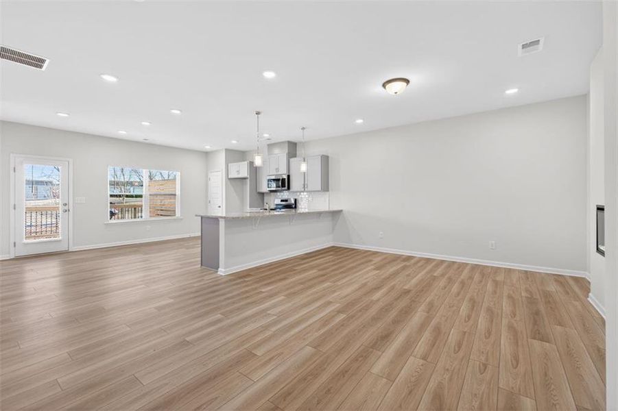 Spacious, unfurnished interior of a new home in Franklin Manor, Lawrenceville (Image 22).