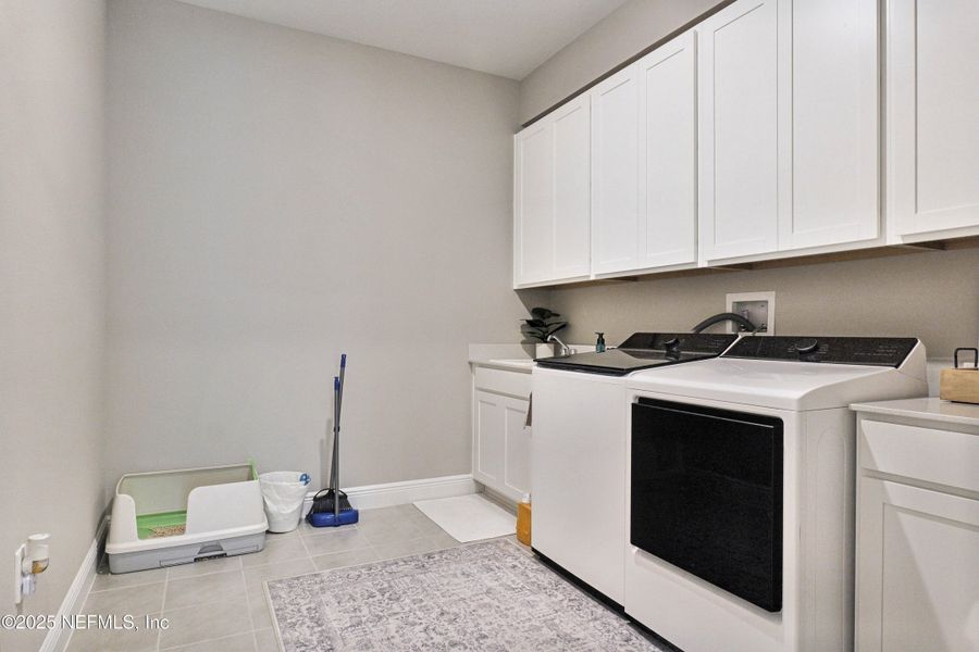 Close-up of interior finishes inside a home in Legends Preserve - Reserve Series, Daytona Beach (Image 19).