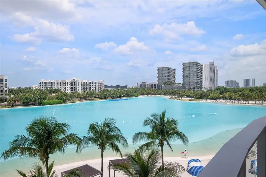 Condo located in Miami, FL showcasing its design and architecture (Image 3). Condo located in Miami, FL showcasing its design and architecture (Image 3).