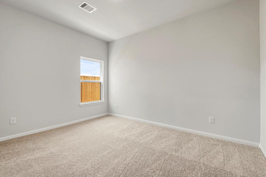 Spacious, unfurnished interior of a new home in Wayside Village, Houston (Image 12).