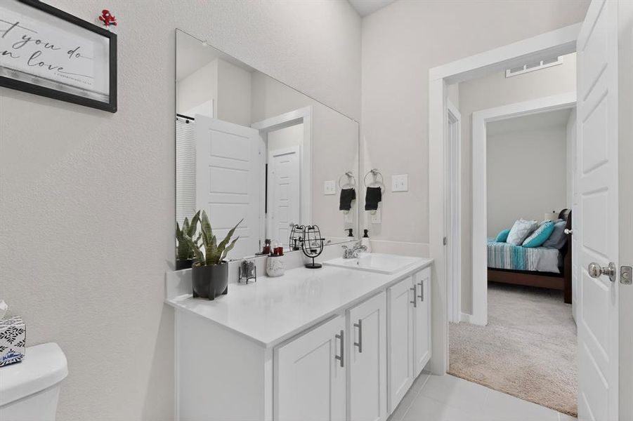 Furnished interior view inside a new home in Oakmont Park, Red Oak (Image 31).