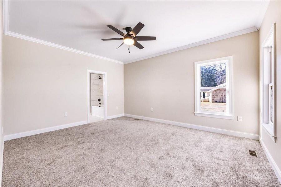 Primary bedroom 16' x 13' Primary bedroom 16' x 13'