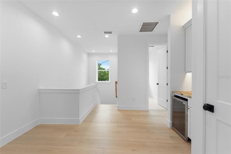 Spacious, unfurnished interior of a new home in , Tampa (Image 35).