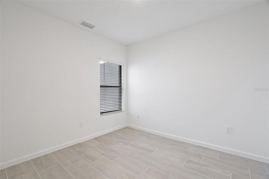 Spacious, unfurnished interior of a new home in , Orlando (Image 52).