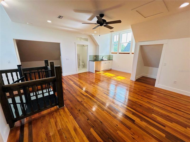 Spacious, unfurnished interior of a new home in , Gainesville (Image 19).