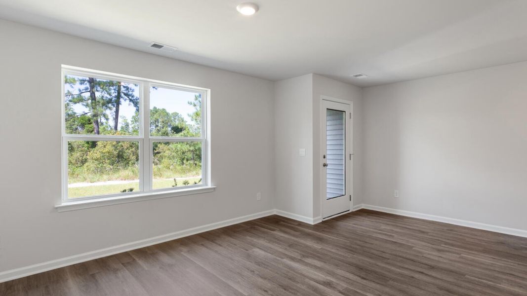 Spacious, unfurnished interior of a new home in The Landing at Sidbury Station, Castle Hayne (Image 23).