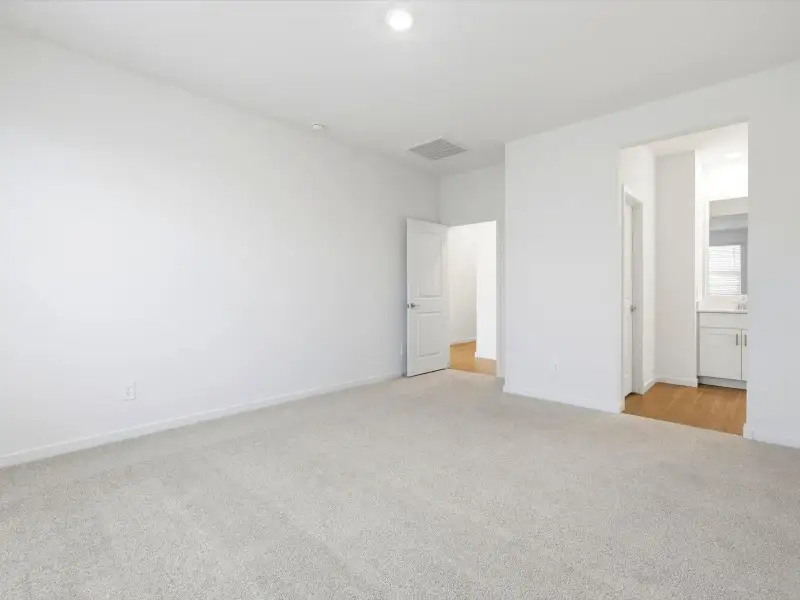Spacious, unfurnished interior of a new home in Silva Farms - Classic Series, Goodyear (Image 8).