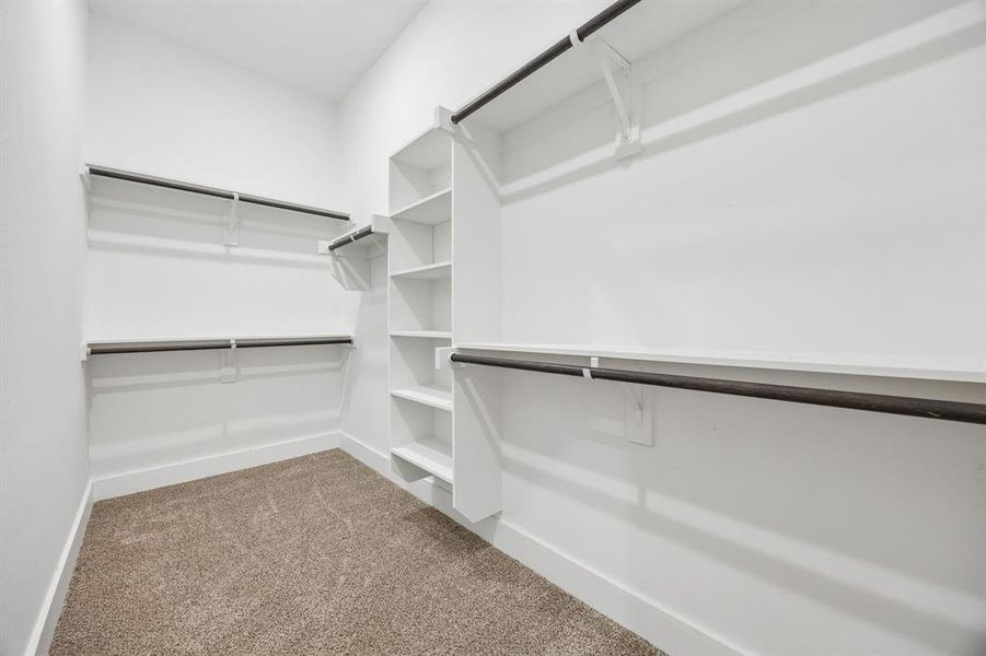HUGE walk-in closet in the primary suite.