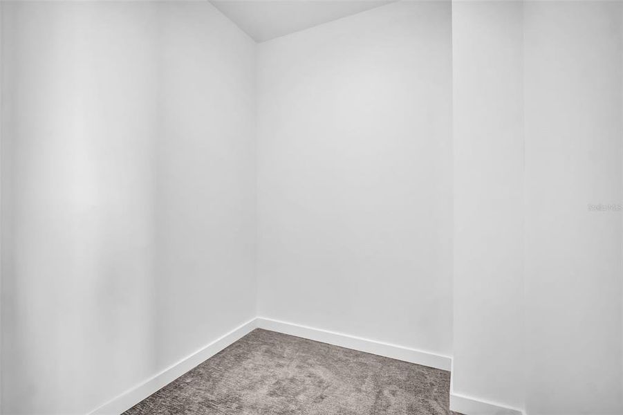 Spacious, unfurnished interior of a new home in , St. Petersburg (Image 47).