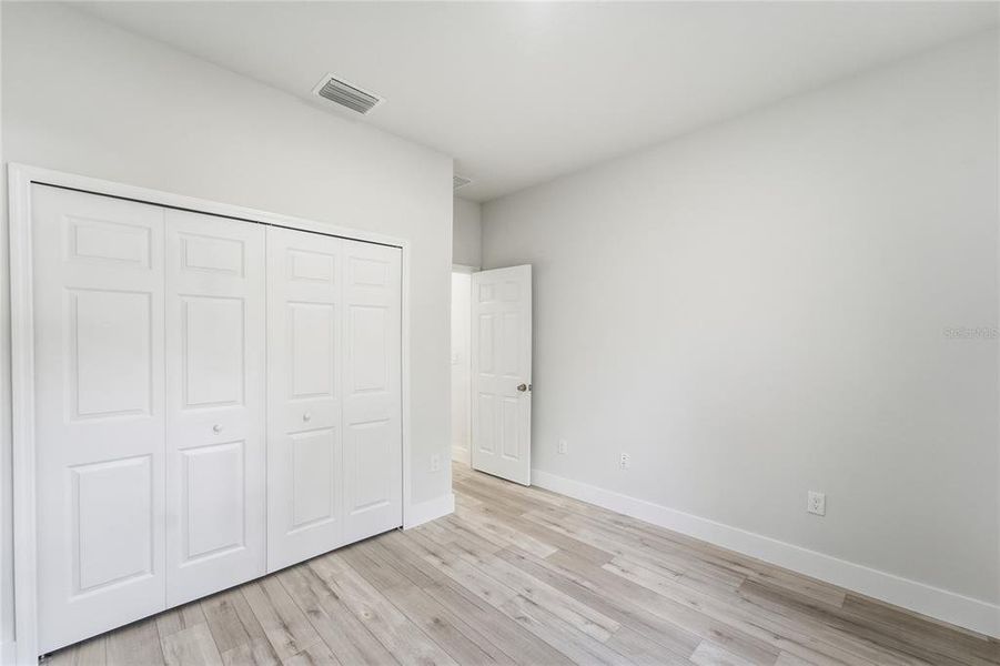 Spacious, unfurnished interior of a new home in , Citrus Springs (Image 22).