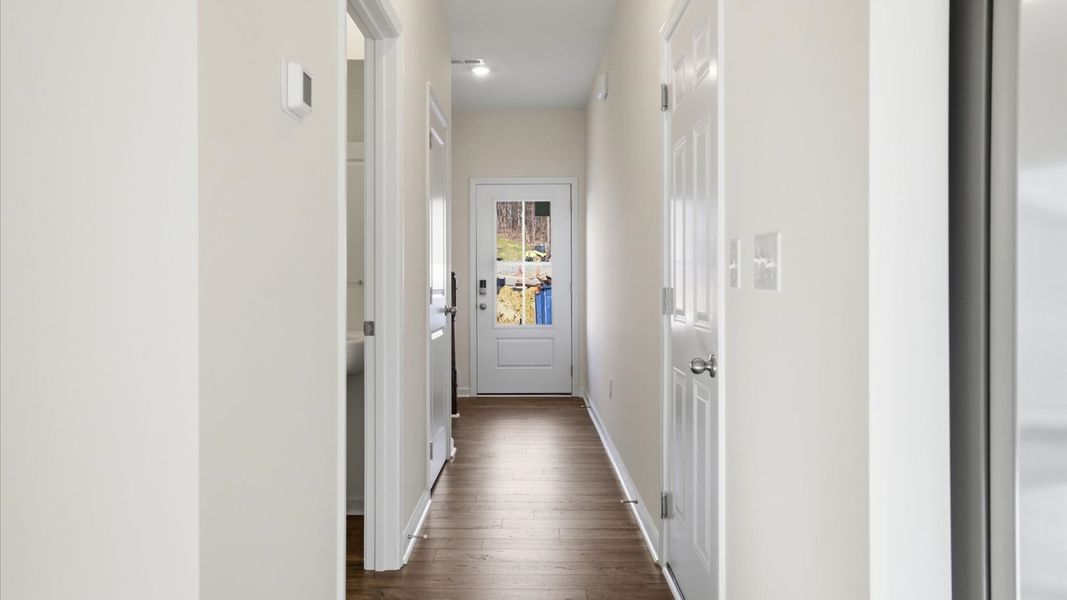 Spacious, unfurnished interior of a new home in Cherokee Crossing, Kodak (Image 9).