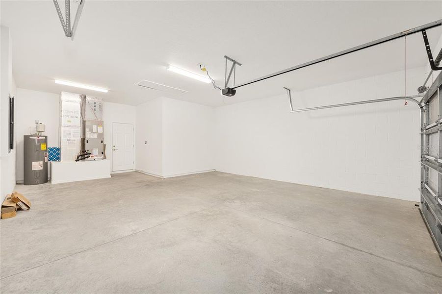 Spacious, unfurnished interior of a new home in Evergreen Estates, Ocala (Image 52).