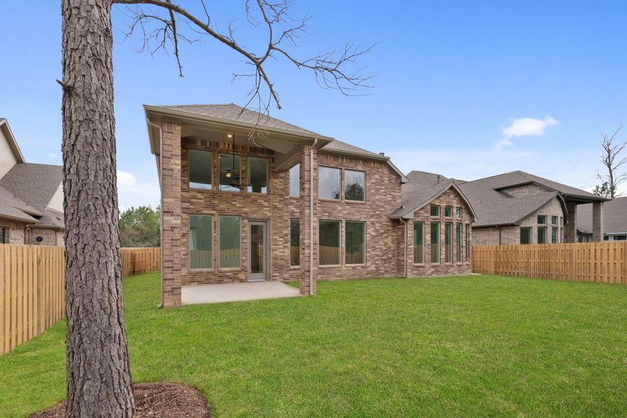 Exterior details and patio area of a home in Colton, Montgomery (Image 4).