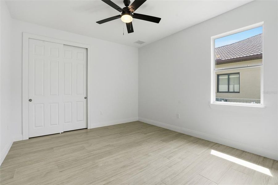 Spacious, unfurnished interior of a new home in , Cape Coral (Image 43).
