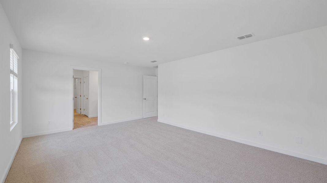 Representative unfurnished interior of a home built from the Hanover by D.R. Horton in Bayview at Harbor Crest, Ooltewah (Image 22).