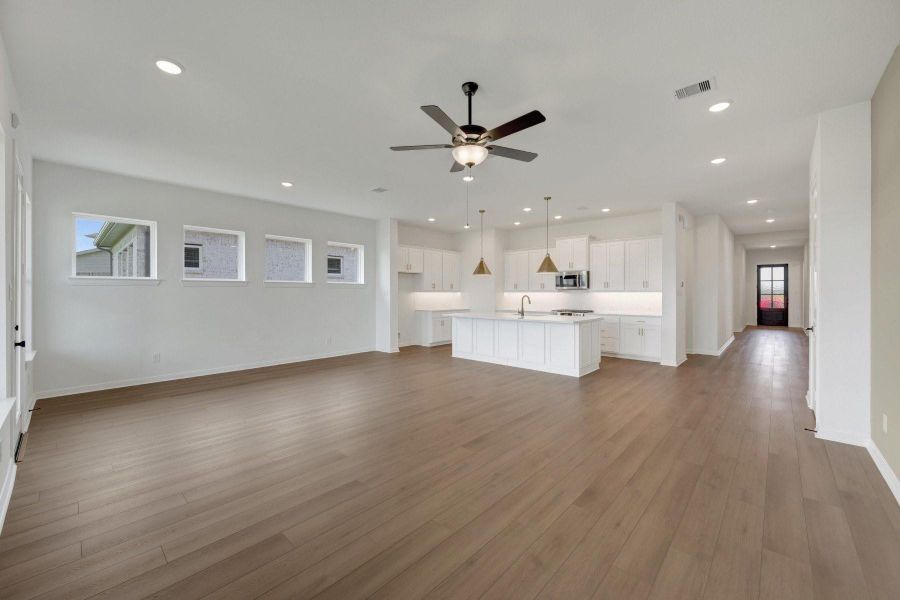 Spacious, unfurnished interior of a new home in The Grand Prairie - Retreat Collection, Hockley (Image 14).