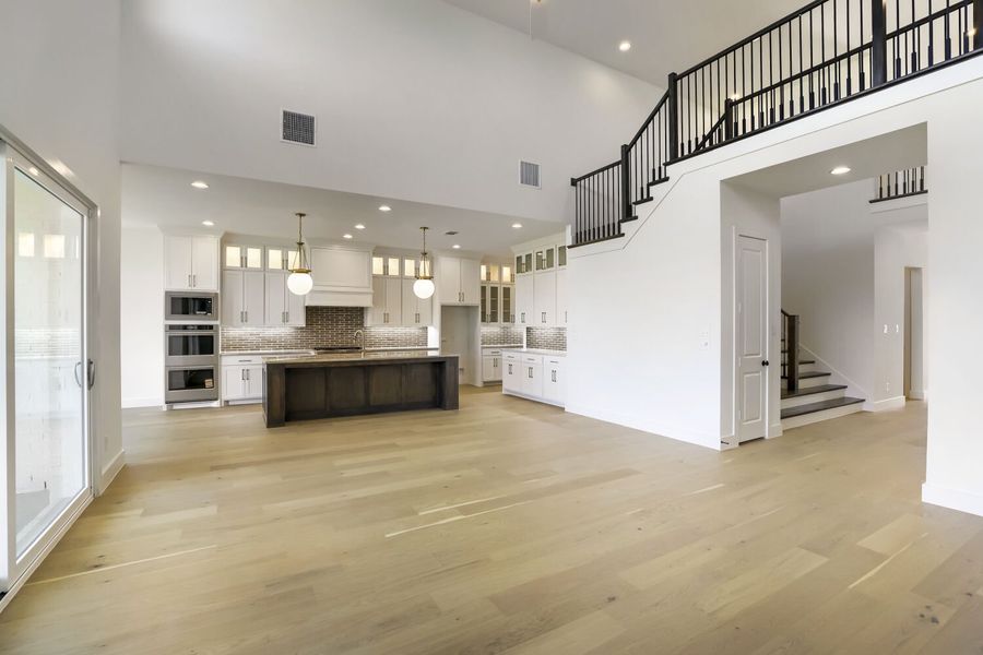 791 Falls - Living Area