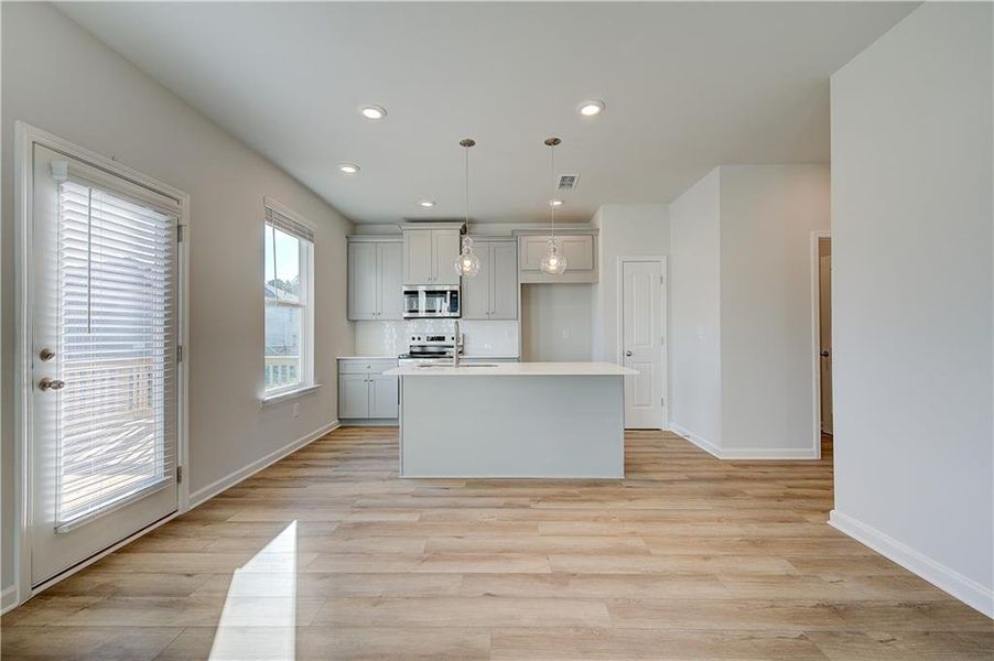 Spacious, unfurnished interior of a new home in Enclave at Evergreen, Fairburn (Image 19). Spacious, unfurnished interior of a new home in Enclave at Evergreen, Fairburn (Image 19).