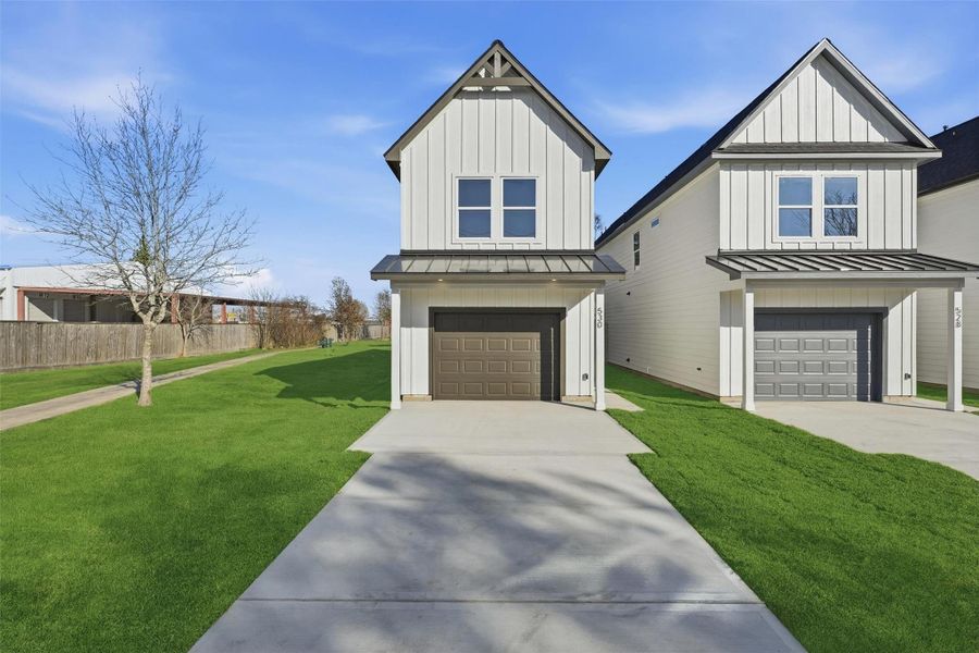 Front exterior of a new home in , La Porte, TX, highlighting curb appeal (Image 1). Front exterior of a new home in , La Porte, TX, highlighting curb appeal (Image 1).