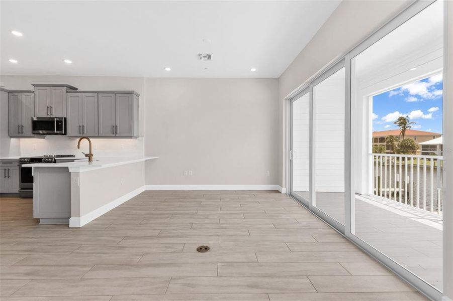 Spacious, unfurnished interior of a new home in Seahaven, Punta Gorda (Image 47).