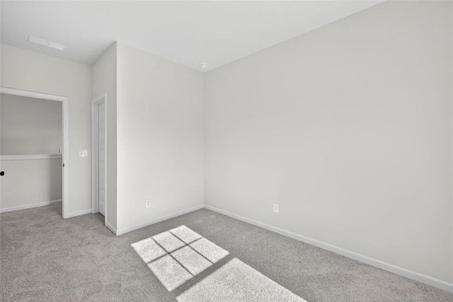 Spacious, unfurnished interior of a new home in Garrett Preserve, Douglasville (Image 24).