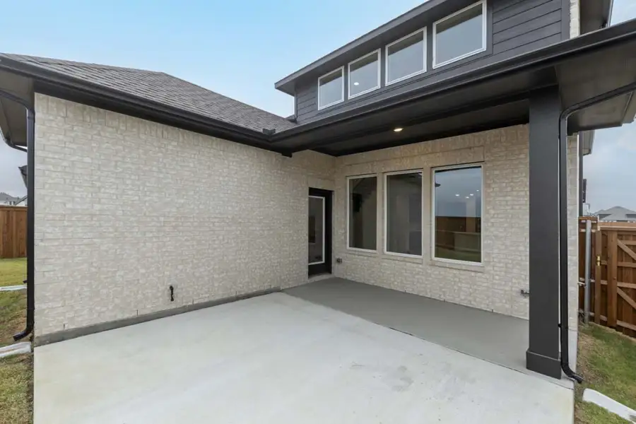 Exterior details and patio area of a home in Sutton Fields, Celina (Image 1).
